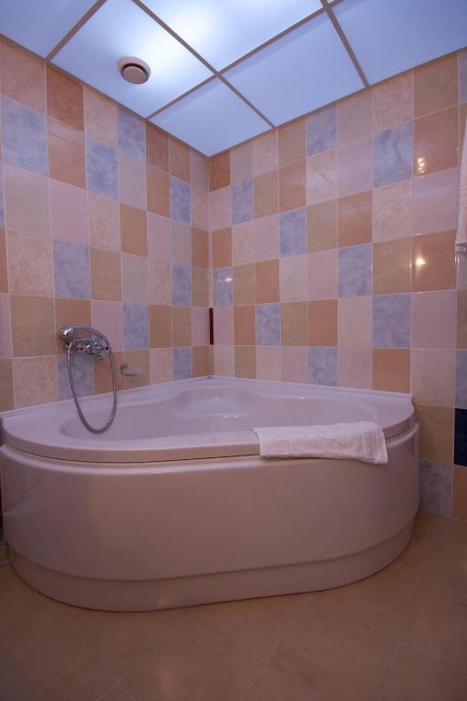 Nton Hotel Lviv Rom bilde